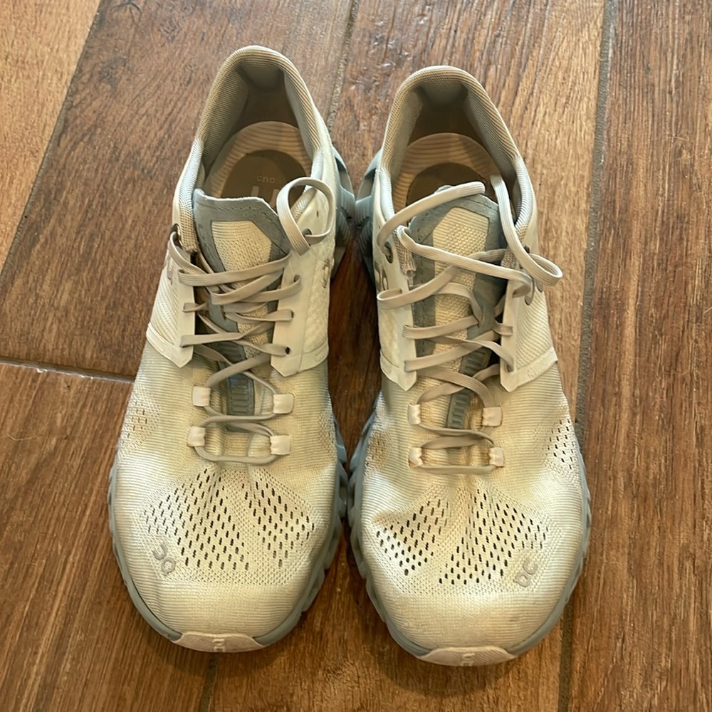OnCloud X women’s size 9